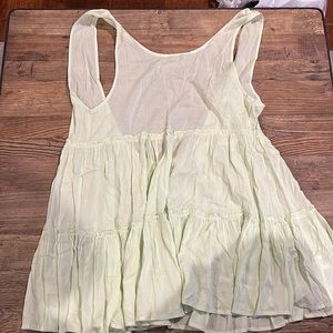 O’Neil light weight cover up, size medium, light green color. New no tags